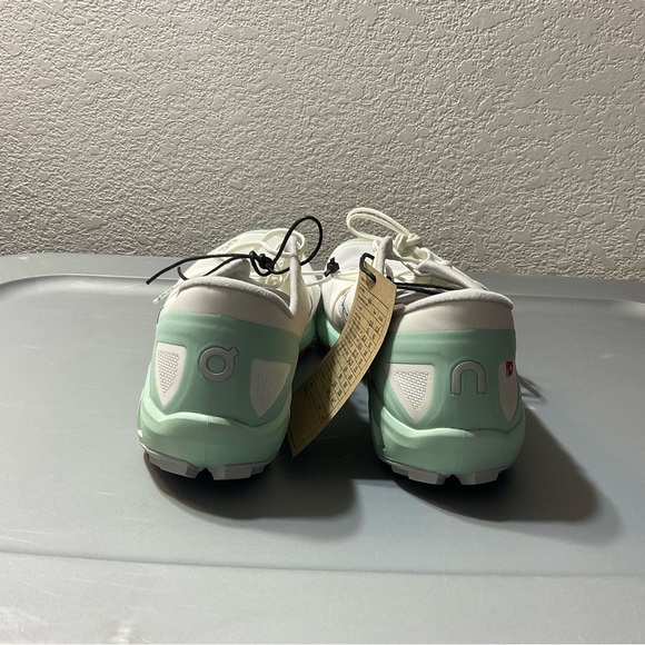 NWT On Running Cloudventure Peak Speed 2 Size 9 - Picture 3 of 11